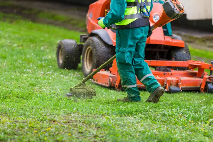 How Lawn Mowing Service Helps Maintain Your Lawn's Shape in Winnetka CA How Lawn Mowing Service Helps Maintain Your Lawn's Shape in Winnetka CA